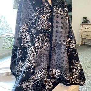 Free People Black and White Cape, o/s
